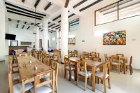 Hotel Sansiraka Suites by Geh Suites - breakfast