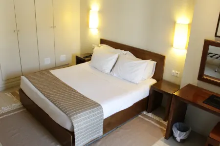 Résidence le Consul Отели рядом с достопримечательностью «Avenue Habib Bourguiba»