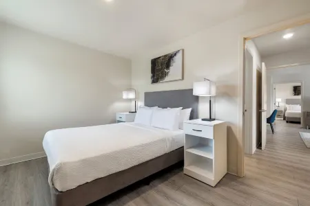 Soka Suites Dallas - Las Colinas