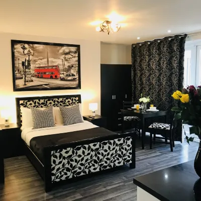 Axiom W6 Hotel Отели рядом с достопримечательностью «Стадион «Лофтус Роуд»»