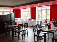 Dormero Hotel Dresden Airport - فطور