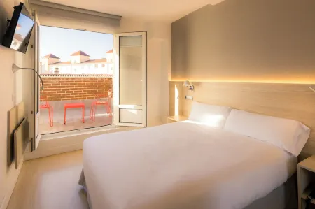 Hotel Burlada Отели в г. Larrasoana