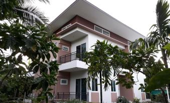 Baan Glangsuan Bang Kobua