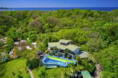 Jungle's Edge Hotels in Nosara