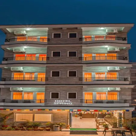 Hotel Spring