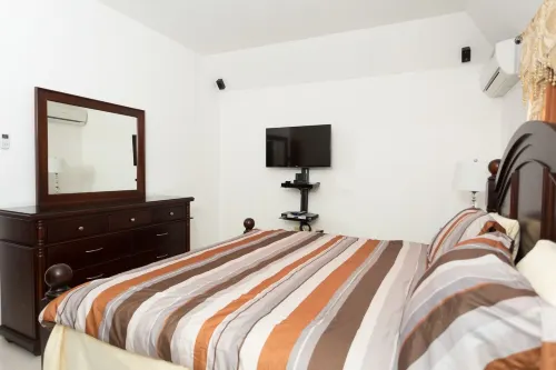 New Kingston Guest Apt at Fairway Hotels in Harbour View