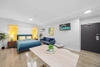 Miami International by Lowkl