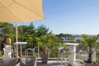 Harbour Heights Hotel