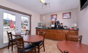 Canadas Best Value Inn and Suites Vernon
