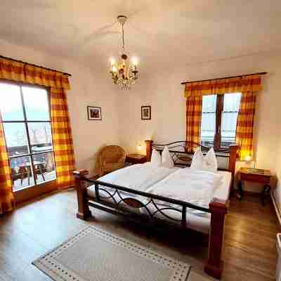 Pension Etzerschlössl Rooms