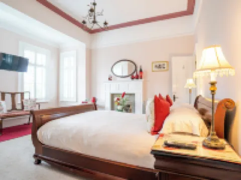 Mere Brook House Hotels in Wirral