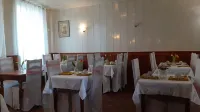 Hôtel des Couronnes Châteaudun Các khách sạn ở Bonneval