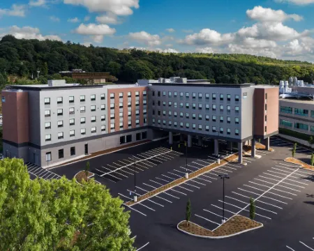 フェアフィールド イン & スイーツ バイ マリオット ボストン ウォルサム ウォルサムのホテル