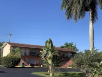 Conty's Motel Hotels in Lely Resort