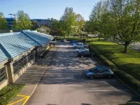 Accent Inns Burnaby - Bãi đậu xe