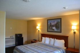 Hyannis Host Inn