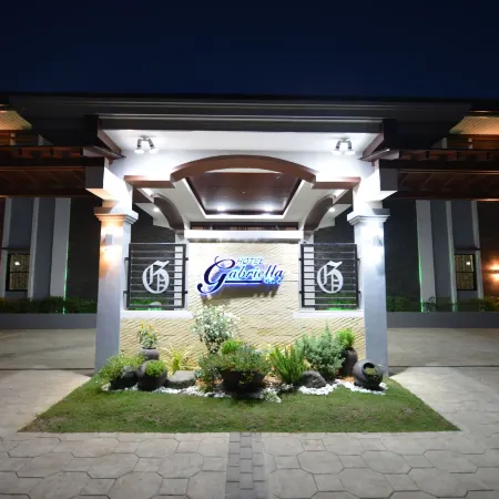 Hotel Gabriella Отели рядом с достопримечательностью «Колледж Бохоль Институт оф Текнолоджи Интернешнел»