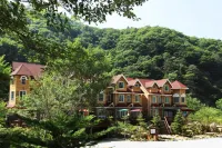 White Village Pension Hôtels à : District de Inje