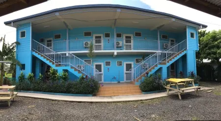 Alec's Hotel Отели в г. Si'umu