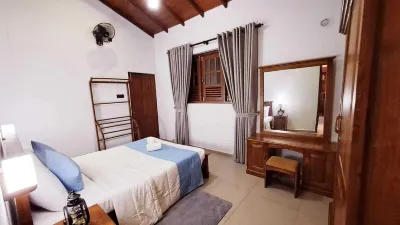 Golden Shower Inn Hotels in 