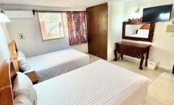 Suites Cancun Center