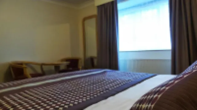 Parkside International Hotel