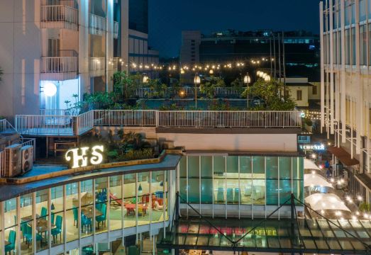 호텔 산티카 주변 쇼핑몰