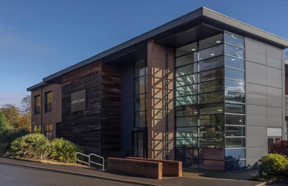 松樹林希爾頓逸林高爾夫水療度假村