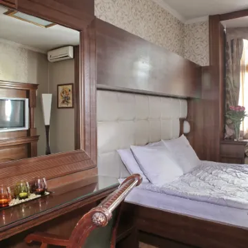 Vila Terazije โรงแรมใกล้โบสถ์เซนต์มาร์กออร์โธดอกซ์