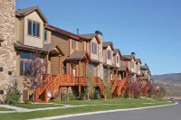 Bear Hollow Village by All Seasons Resort Lodging 스나이더빌 호텔
