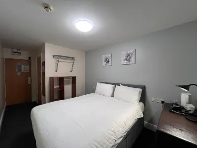 Go2 Gloucester Quedgeley Hotel Hotels near University of Gloucestershire, Oxstalls Campus