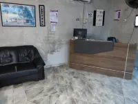Peemens Guesthouse Hotels in Awutu