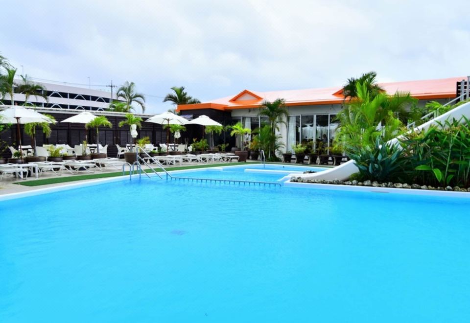 호텔 그랜드 뷰 가든 오키나와 외관 및 수영장