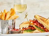 Courtyard Kingston Hotel di Ulster