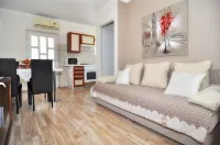 Villa Vanilla with Heated Pool Hotels in Petrčane