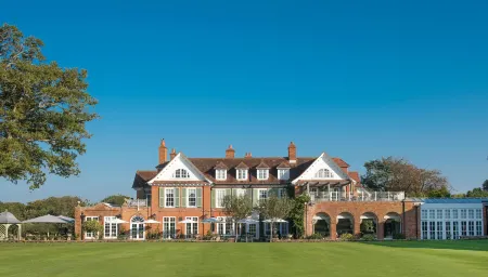 Chewton Glen Hotel - an Iconic Luxury Hotel