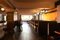 Quality Inn Boardwalk - bar