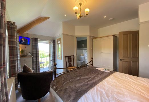 4. 다운턴 로지 컨..