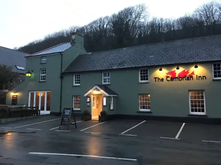 The Cambrian Inn Отели в г. Лланхиан