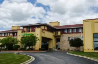 Holiday Inn Pewaukee-Milwaukee West 피워키 호텔