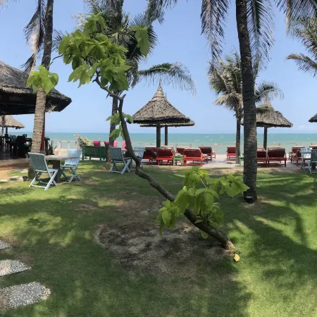 Full Moon Beach Resort