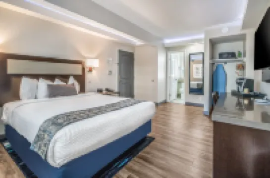 Inn at 50 - Long Beach Convention Center