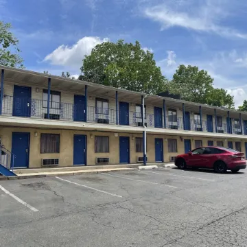 Budget Inn - Elizabeth, NJ