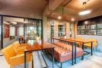 The Palm Hotel Hotels in Bang Yai District