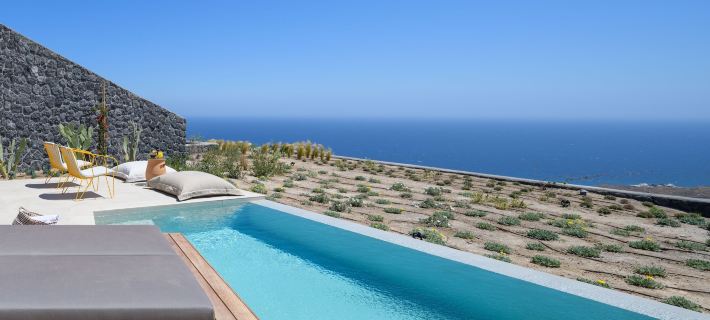 Lithi Luxury Retreat Hotels in Santorini