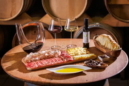 Wine & Apartment Vinales Отели в г. Koper