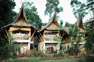 Fox & the Firefly Cottages Hotels near ZIP LINE