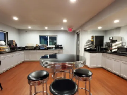 Ramada by Wyndham Flagstaff East Hotels in Flagstaff