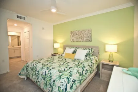 Luxurious Condo in Babcock w/ Golf, Heated Pools, Hot Tub, Pickle ball, & Tennis