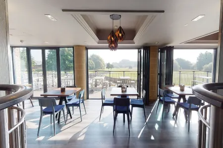 Village Hotel Blackpool Отели рядом с достопримечательностью «Зоопарк Блэкпул»